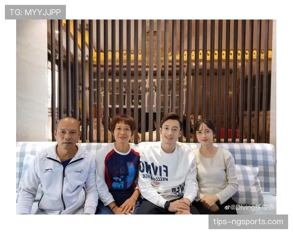 练俊杰训练完直接啃鸡腿?这自律和放纵切换也太丝滑了 练俊杰训练完直接啃鸡腿?这自律和放纵切换也太丝滑了
